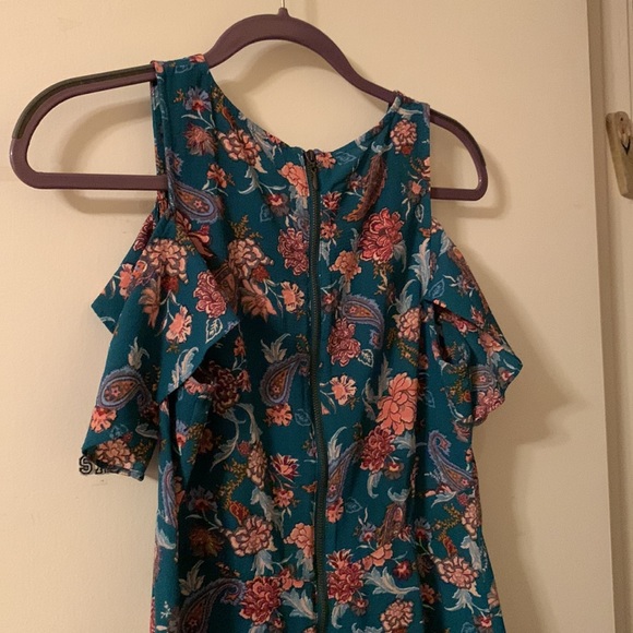 Xhilaration cold shoulder floral dress - Picture 5 of 6